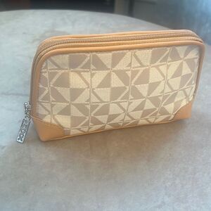 Maxx NY Neutral Cosmetic Jewelry Pouch Travel Bag EUC